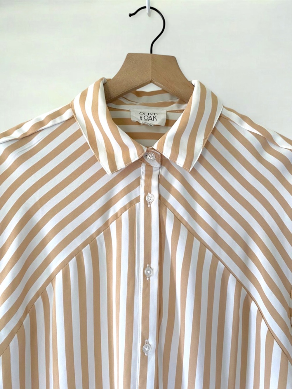 Olive & Oak Tan White Striped Button Down Blouse Womens Small Long Sleeve - Picture 4 of 12